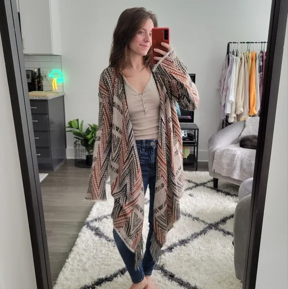 Forever 21 fringe cardigan - Picture 2 of 9